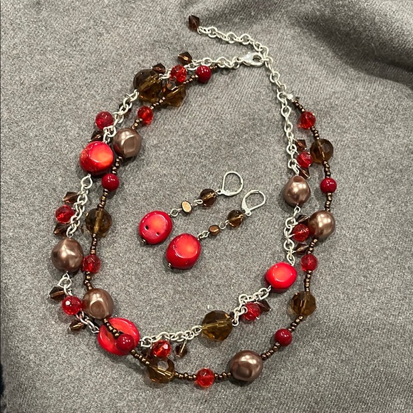 Jewelry - 💕2/$15 Silvertone Glass Bead & Coral Necklace w/Matching Earrings
